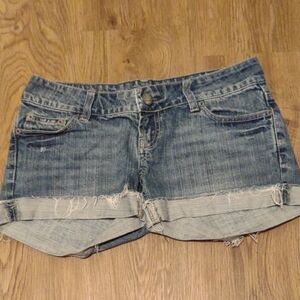 American Eagle Denim Blue Women's Shorts - size 4